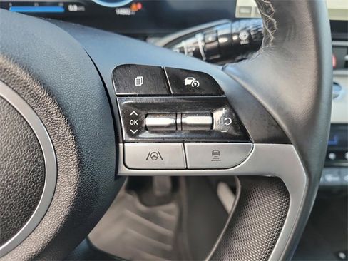 Used 2025 Hyundai Elantra Limited image 26