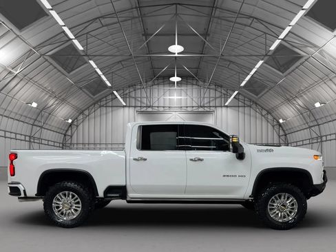 Used 2021 Chevrolet Silverado 2500 High Country w/ Z71 Off-Road Package AWD/4WD image 7