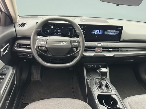 Used 2025 Kia K4 EX FWD image 9