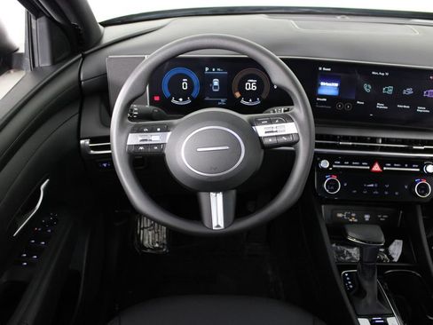 Certified 2026 Hyundai Santa Cruz SEL FWD image 8