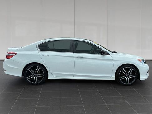 Used 2016 Honda Accord Sport image 6