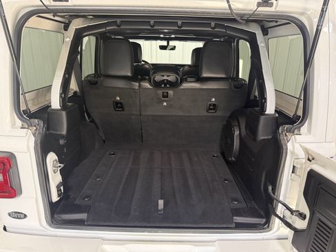 Used 2021 Jeep Wrangler Unlimited Sahara image 5
