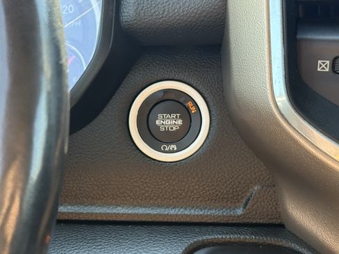 Used 2019 RAM 1500 Laramie RWD image 24