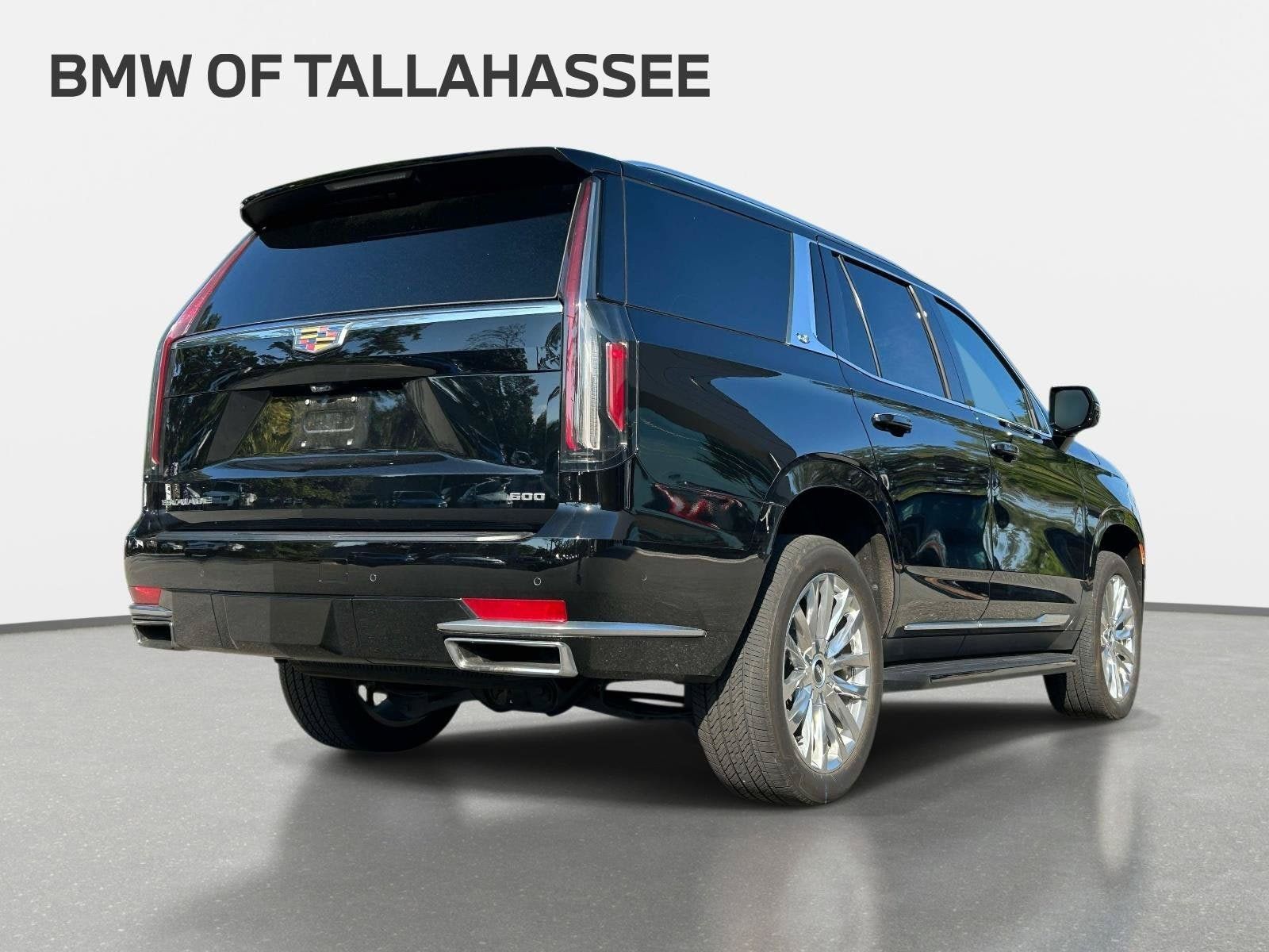 Used 2024 Cadillac Escalade Premium Luxury AWD/4WD image 4