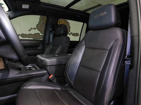 Used 2023 Chevrolet Suburban High Country w/ Max Trailering Package AWD/4WD image 40