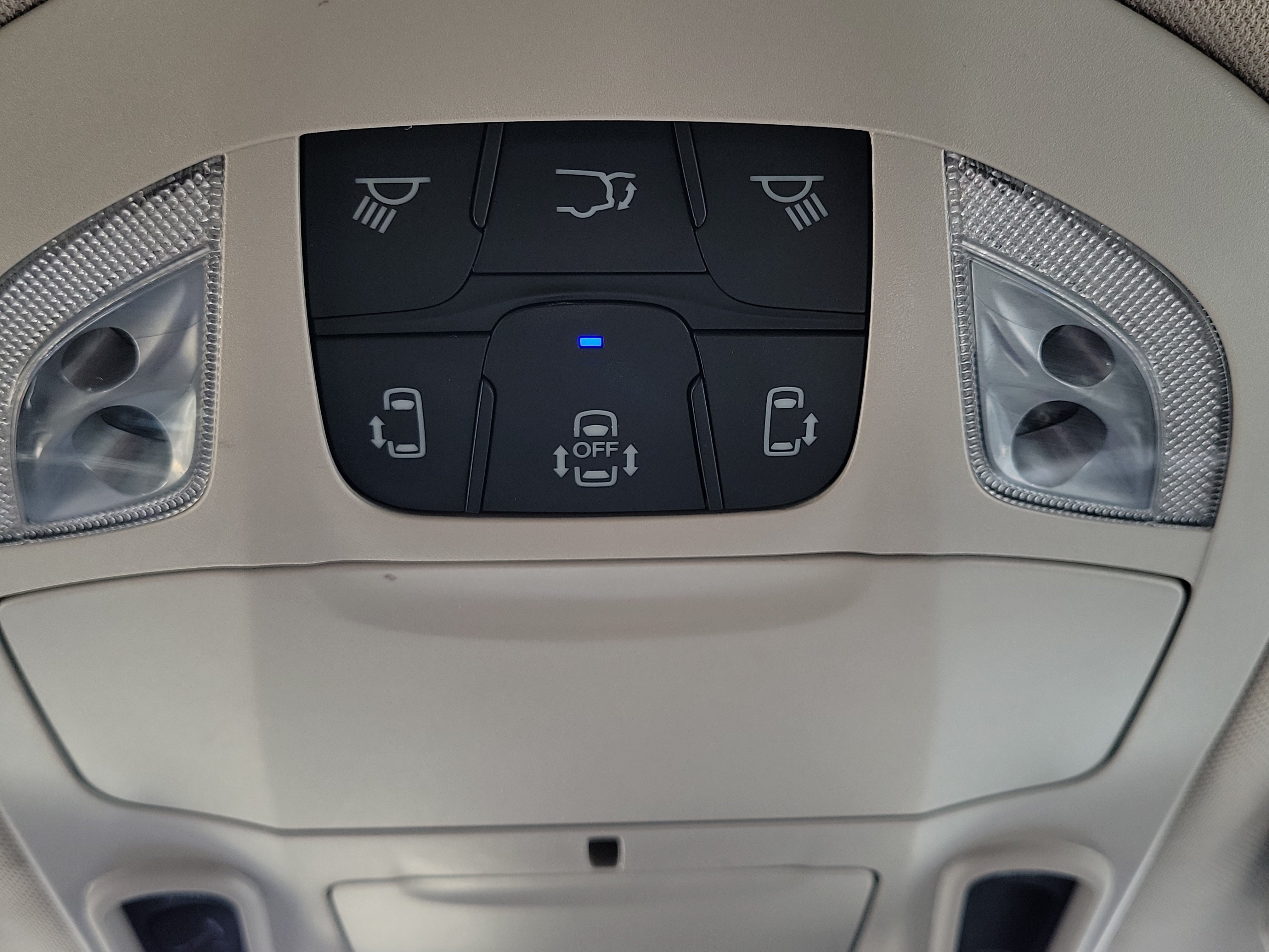 Used 2023 Chrysler Pacifica Limited FWD image 26