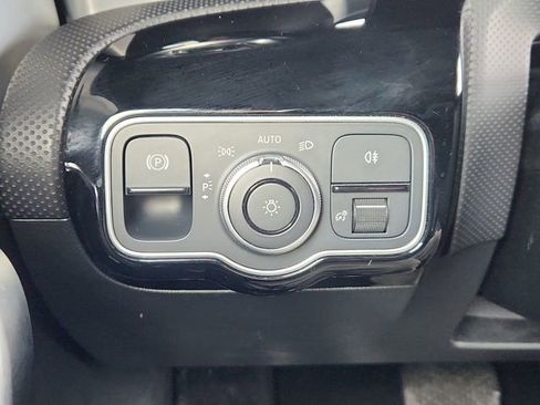 Used 2025 Mercedes-Benz CLA 250 4MATIC image 36