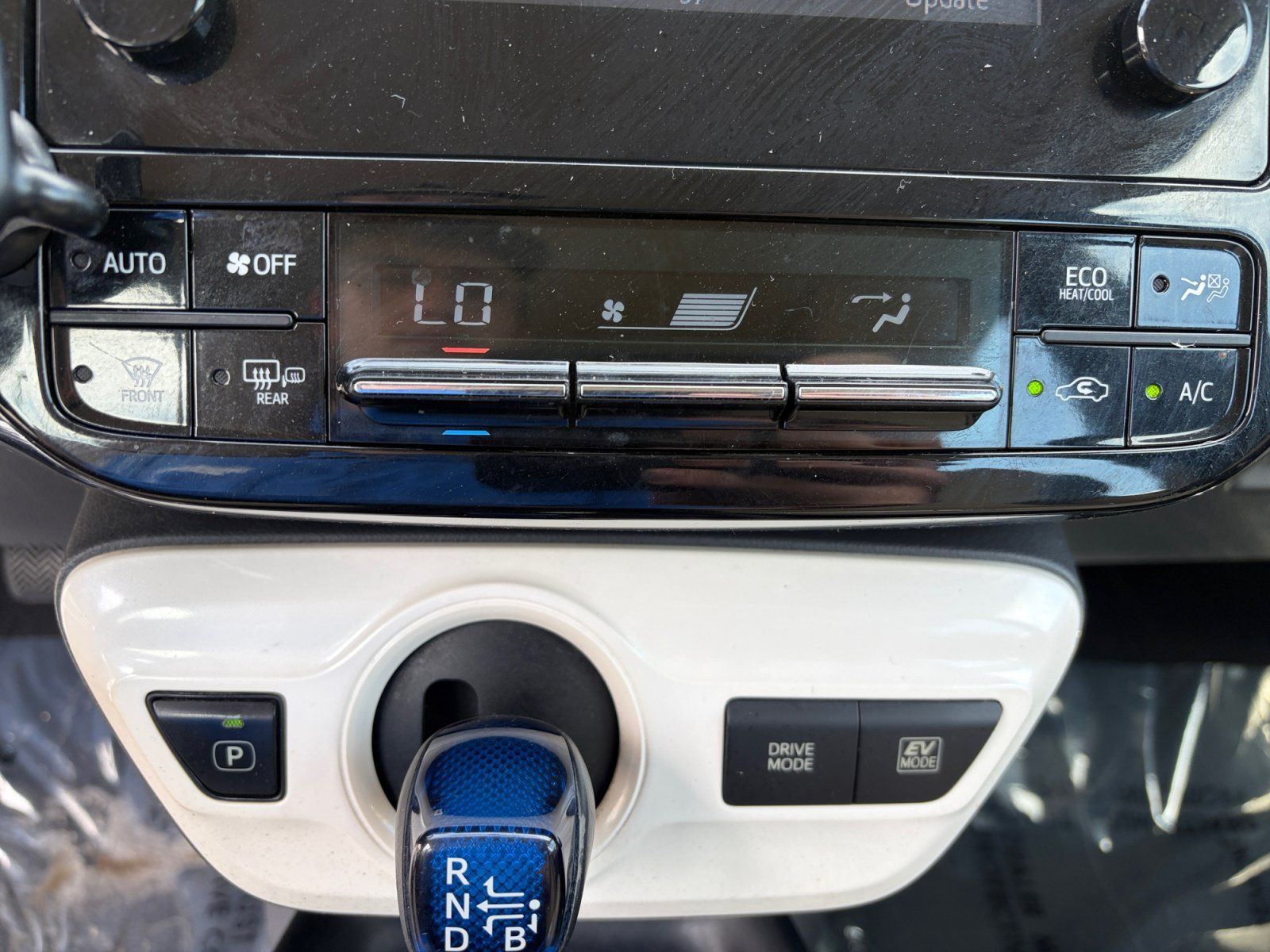 Used 2016 Toyota Prius Two FWD image 19