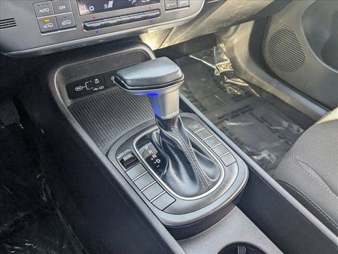 Used 2024 Hyundai Kona SEL FWD image 18
