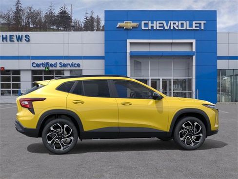 New 2025 Chevrolet Trax RS w/ Driver Confidence Package image 5