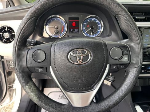 Used 2019 Toyota Corolla LE FWD image 11