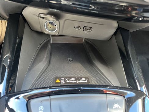 New 2026 Chevrolet Trax LT w/ Sunroof Package image 22