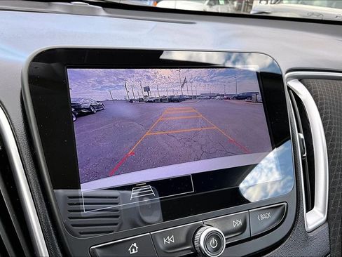 Used 2025 Chevrolet Malibu LT image 21