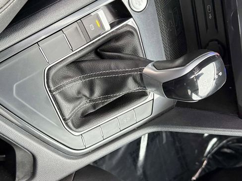 Certified 2022 Volkswagen Tiguan SE image 20