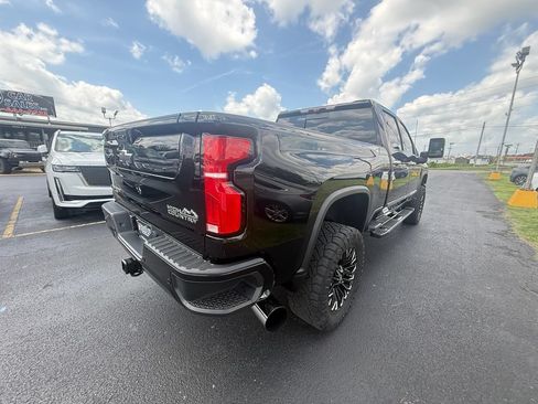 Used 2024 Chevrolet Silverado 2500 High Country w/ High Country Premium Package AWD/4WD image 4