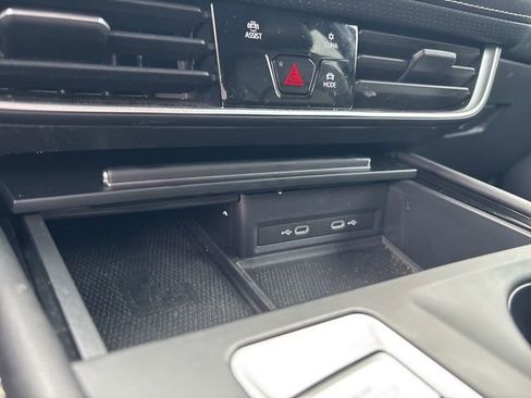 Used 2024 Volkswagen Atlas Cross Sport SE AWD/4WD image 19