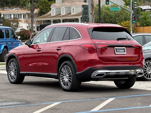 New 2025 Mercedes-Benz GLC 300 4MATIC image 5
