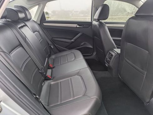 Used 2020 Volkswagen Passat 2.0T SE w/ Sunroof Package image 29