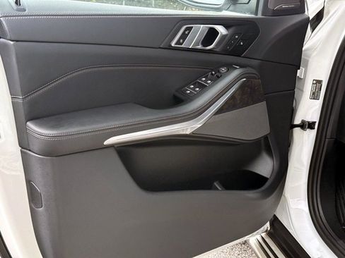 Used 2024 BMW X5 sDrive40i RWD image 18