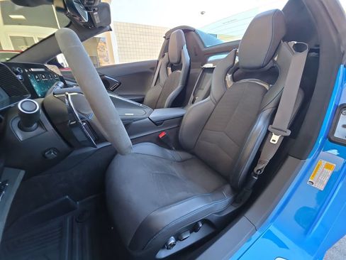 Used 2025 Chevrolet Corvette Stingray Premium Conv w/ Z51 Performance Package RWD image 20