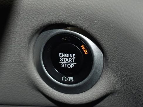 Used 2023 Chrysler Voyager LX FWD image 22