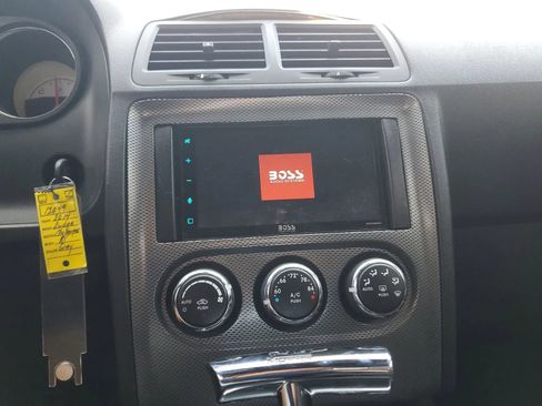 Used 2014 Dodge Challenger R/T image 22