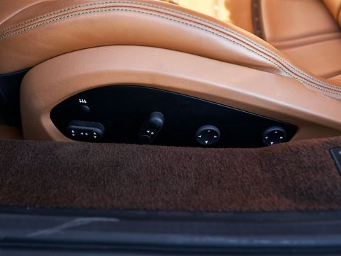 Used 2022 Ferrari F8 Tributo image 36