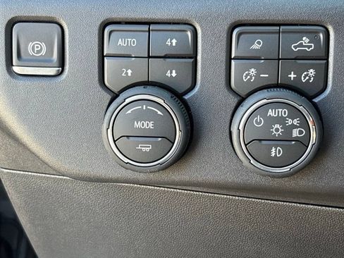 Used 2026 Chevrolet Silverado 1500 LTZ w/ LTZ Premium Package AWD/4WD image 19