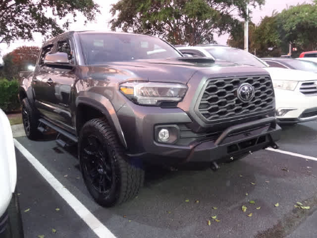 Used 2022 Toyota Tacoma TRD Sport w/ Black Out Package (TMS) AWD/4WD image 3