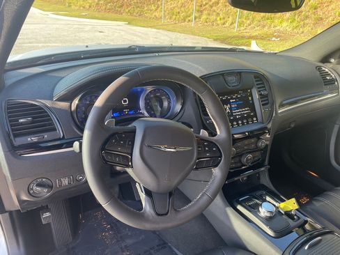 Used 2023 Chrysler 300 S RWD image 11