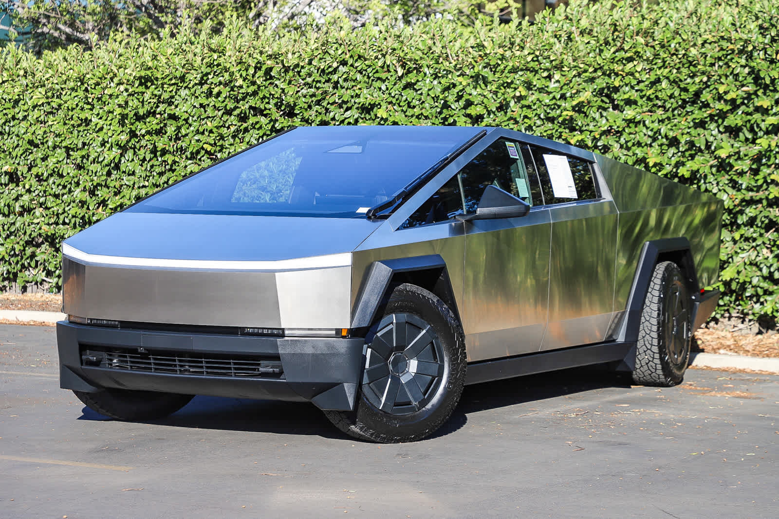 Used 2025 Tesla Cybertruck AWD Crew Cab image 1
