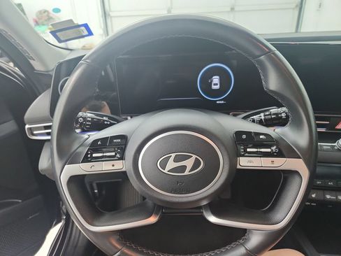 Used 2025 Hyundai Elantra Limited FWD image 24