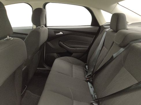 Used 2018 Ford Focus SE FWD image 18
