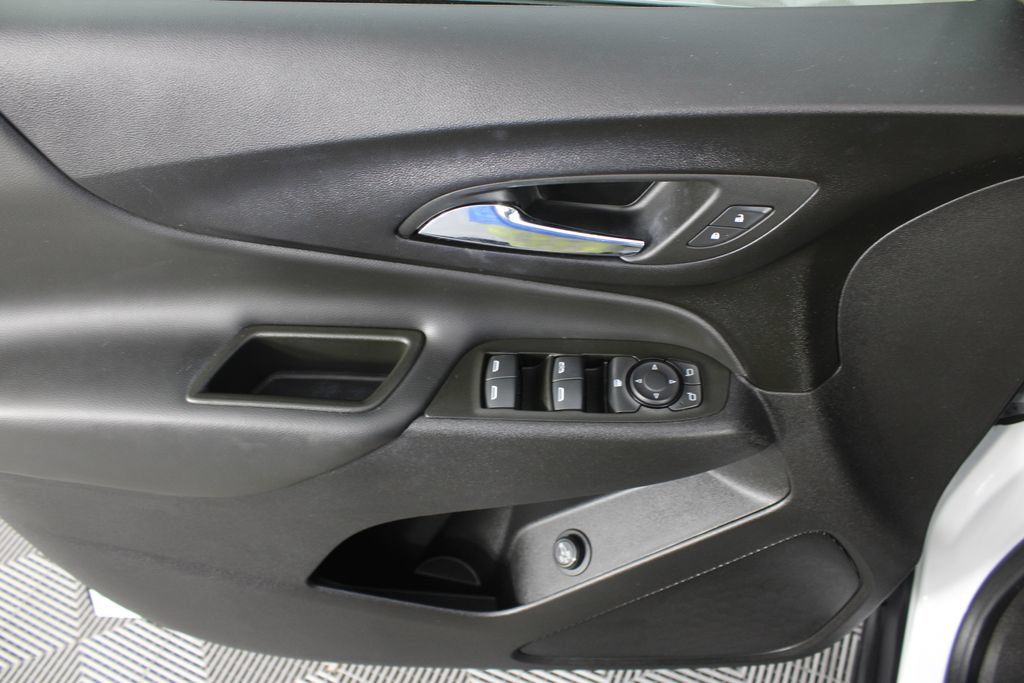 Used 2024 Chevrolet Equinox LT FWD image 14