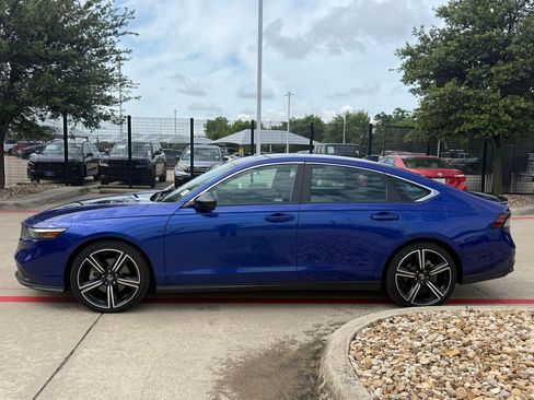 Used 2023 Honda Accord Sport image 2