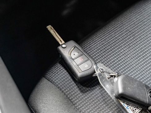Certified 2025 Toyota RAV4 LE AWD/4WD image 29
