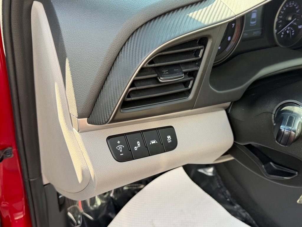 Used 2020 Hyundai Elantra SEL FWD image 14