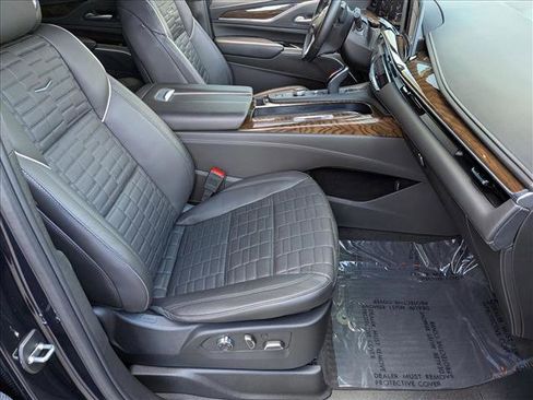 Used 2024 Cadillac Escalade Premium Luxury Platinum image 23