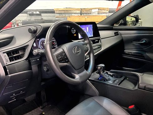 Used 2024 Lexus ES 300h w/ Premium Package FWD image 18