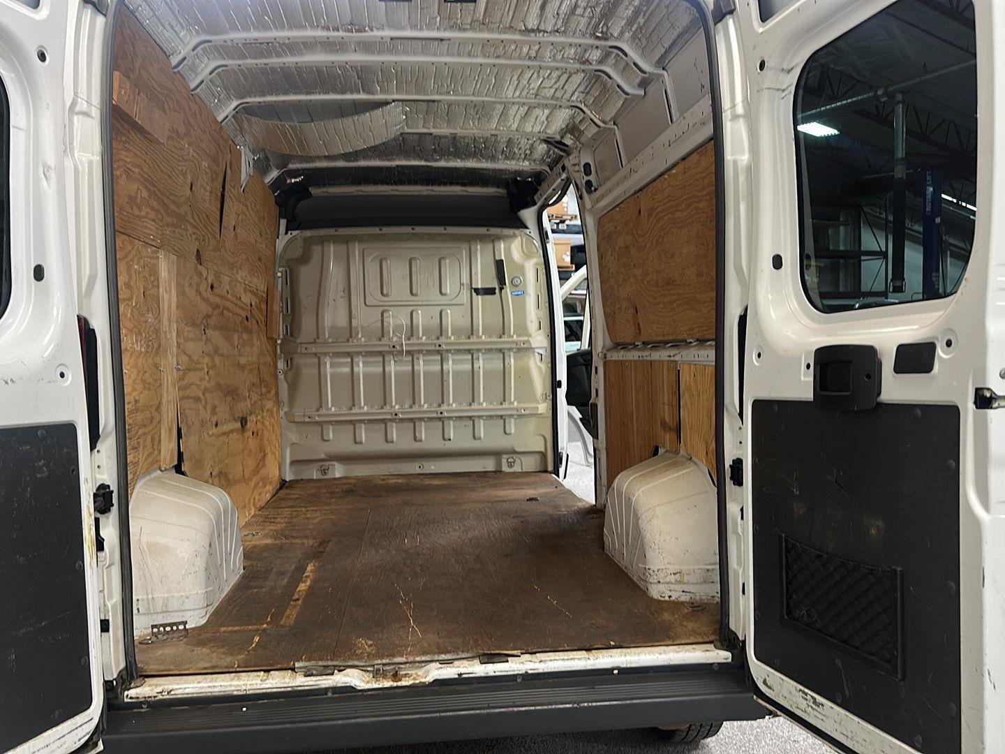 Used 2017 RAM ProMaster 2500 w/ Premium Appearance Group FWD image 23