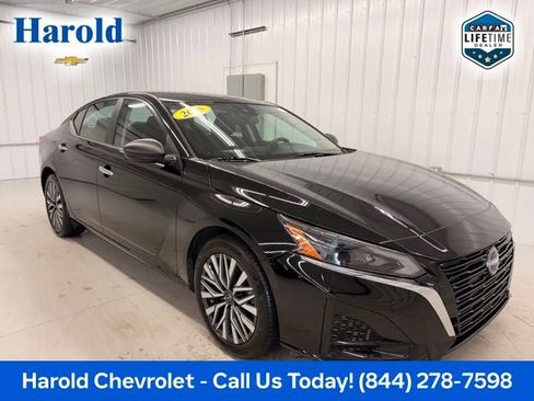Used 2025 Nissan Altima 2.5 SV FWD image 1