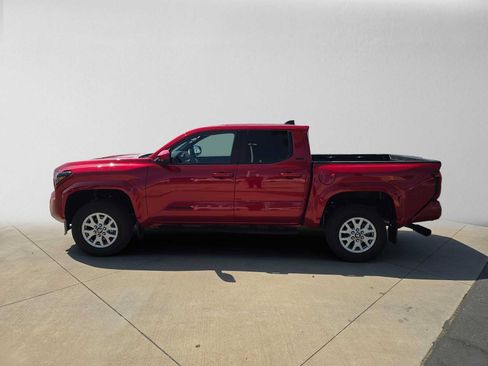 Used 2024 Toyota Tacoma SR5 AWD/4WD image 6