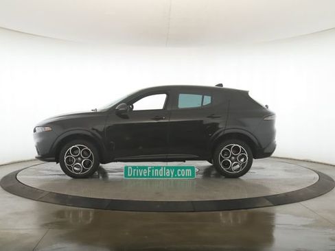 Used 2025 Alfa Romeo Tonale AWD/4WD image 9