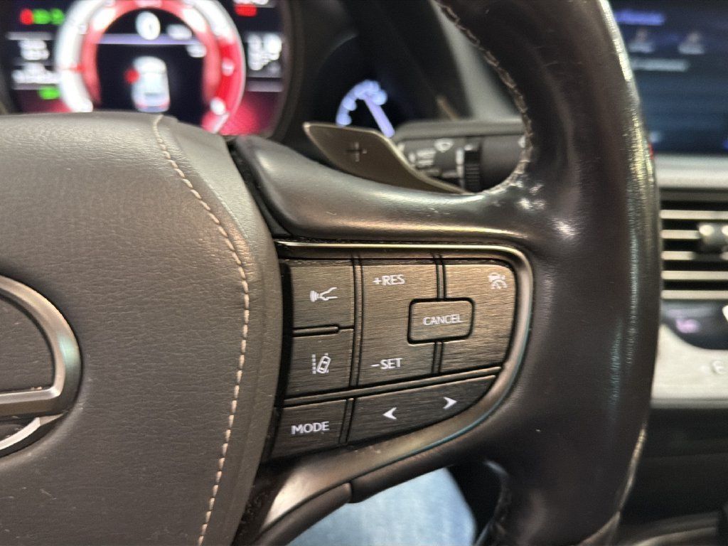Used 2019 Lexus LS 500 AWD w/ Interior Upgrade Package image 19