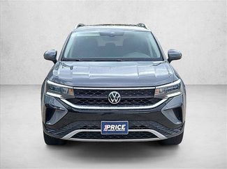 Used 2023 Volkswagen Taos SE w/ Panoramic Sunroof Package AWD/4WD video 2