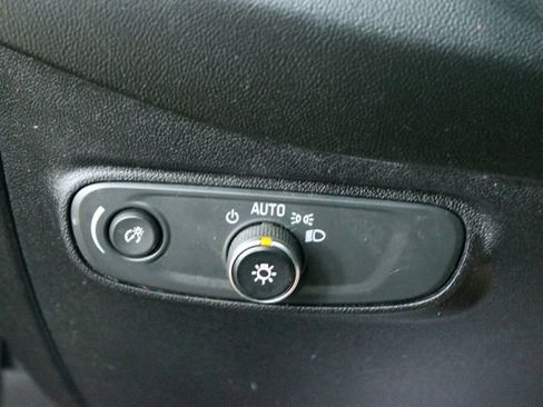 Used 2018 Chevrolet Equinox LS FWD image 14