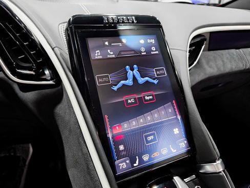 Used 2025 Ferrari Roma Spider image 39