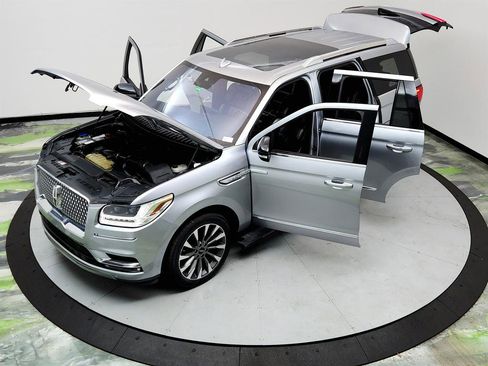 Used 2020 Lincoln Navigator Reserve image 38