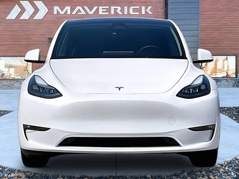 Used 2025 Tesla Model Y Long Range AWD/4WD image 2