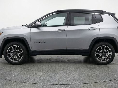 Used 2025 Jeep Compass Trailhawk AWD/4WD image 5